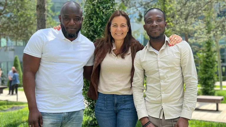 De Gauche à Droite : Ricky (Wakeur) / Clotilde Gilbert (Fondatrice de Wake up Café) / Pascal (Wakeur)